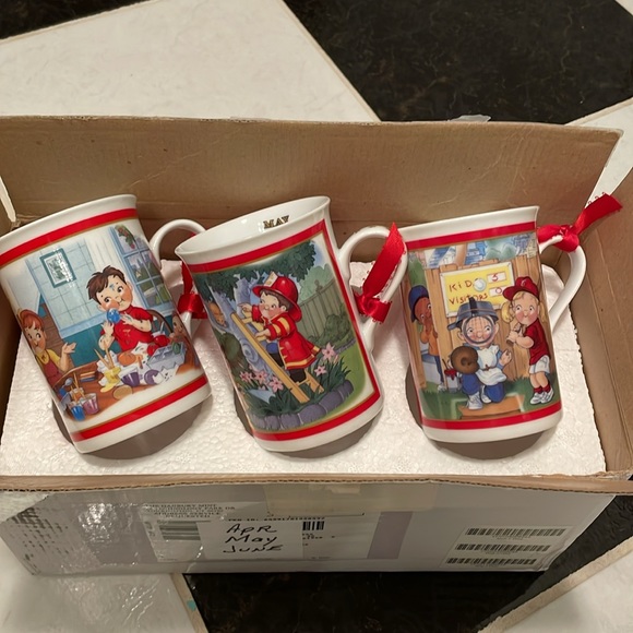 HARD TO FIND Campbell’s soup mug month trio - Picture 1 of 10